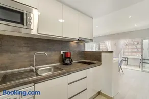 Apartamento en primera línea de playa Holiday Center - Image 3