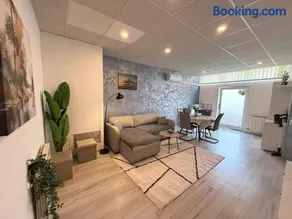 Hugo s home, apartman blizu bazena i bolnice - Image 3