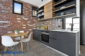 The Pix Studio Modern Industrial Stay - Image 3