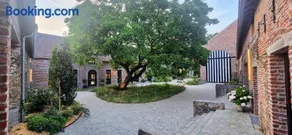 Favarge, charm, comfort, and a large garden - Image 3