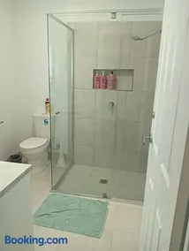 House in Albury Wodonga - Image 4
