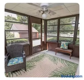 Private suite near Cleveland Clinic - Image 4