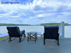 Turtle Town Bungalow on Lake Murray - RV Parking Available - Image 1