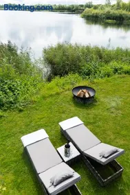 The Lakehouse Onsite Free Pools & Spa - Image 2