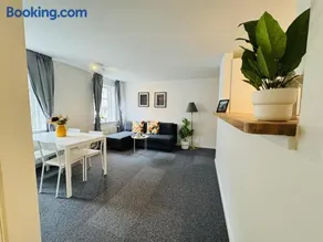 aday - Central and Gorgeous 2 Bedroom Apartment - Image 2