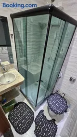 Quarto Plutão - banheiro privativo e ar condicionado - Image 2