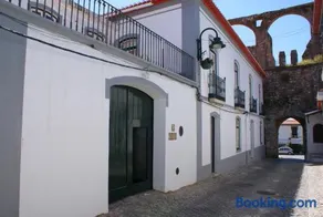 Casa da Muralha de Serpa - Image 1