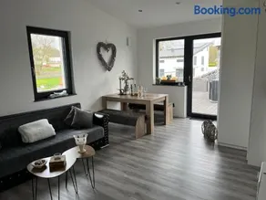#NEU l Seeblick l NETFLIX l BOXSPRING l NESPRESSO l e-TÜR l Terrasse l 82m2 - Image 2