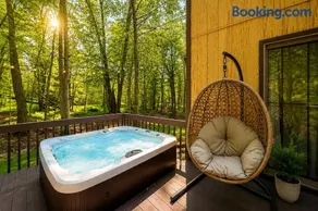 Pocono Retreat Family Home with Hot Tub Deck Sunroom Outdoor Pool Big Bass Lake Larsen Lake Gouldsboro Clifton Township - Image 2