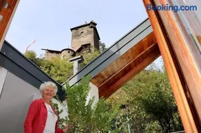 Zweizimmer-Wohnung mit Schlossblick - Image 3