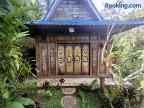 Villa Batari - Artsy Joglo - Private Swimming Pool - Image 2