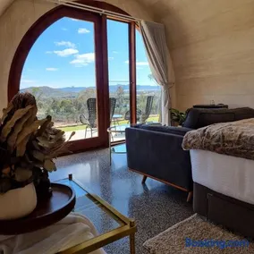 Barrel View Luxury Cabins - Image 4