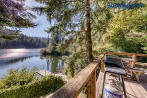 Rustic Retreat on Mercer Lake - Image 4