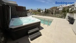 Modern House with Private Pool and Hot Tub - access to gym, sauna & wellness centre - Image 4