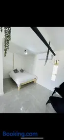חמדת השקד - Image 1