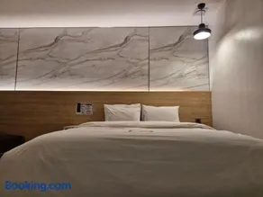 S Hotel - Image 3