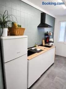 Apartamento entero con desayuno incluido y parking gratuito, a 3 km de playa con aire acondicionado - Image 2