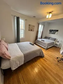 4 Rooms Family House With Backyard, Laundry And Parking - Image 5