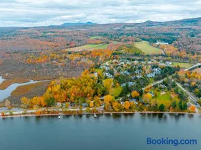 lacbrome Chalet lake+Terrasse+BBQ+Hot-tub - Image 3