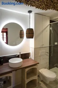 Chai n 12, Suite Grand Cru centre historique - Image 2