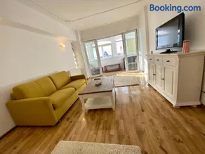 Downtown Apartment & Free Parking - Image 3