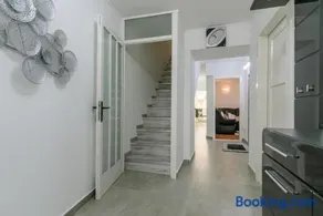 House Niko - Image 5