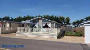 Southsea, Beach and Beauty Lodges - Image 4