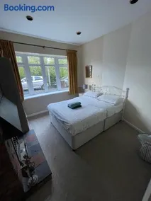 The Burnham House - Image 4