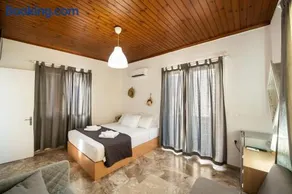 LEFKADA CENTRAL SQUARE APARTMENT - Image 1