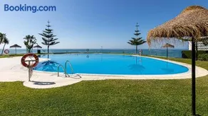 Benalmadena Suite Vistas panorámicas, 2 piscinas, Area infantil, Bar, Jardines y Tenis - Image 3