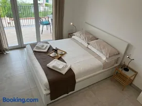 Naiade Apartment - parcheggio privato coperto incluso - Image 2