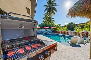 Tiki Hut, Htd Pool, Billiards, Putt-Putt, Canal - Image 2