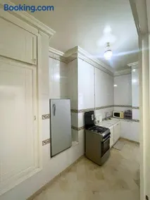 Studio Meublé au Rez-de-chaussée Ennasr Tunis Rue Hedi Nouira - Image 4