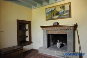 Traditional Stone Villa, Spacious Seaside Retreat - Image 4