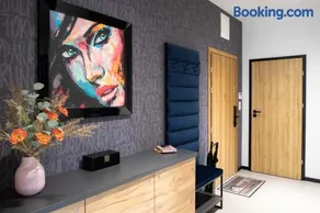 Premium Apartment Eleven - Image 2