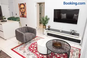 Waterkloof on Main Sassy Modern Apartment - Image 2
