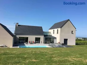 Beautiful villa with pool and stunning sea view - Image 1