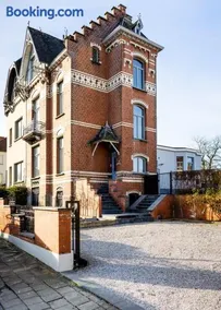 Manoir Bel Horizon avec grand jardin et parking privé - Image 1