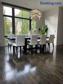 Lux Atlanta Home with Arcade room - Image 3