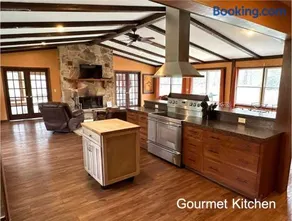 27 Acre Wine Country Estate - Image 2