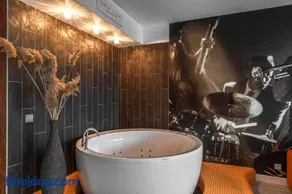 sky ORANGE jacuzzi sauna 28 FLOOR - Image 2