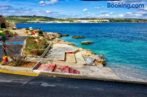 BEACHFRONT with Seaviews Apartment No56 Award Winner Unbeatable Location for Closeness to the Sea Ideal for Guests looking for Winter Spring and Autumn Breaks in Sunny Malta Also Ideal for Coastal Hikers - Image 1