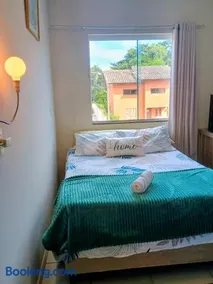 Quarto confortável em residência Familiar - WiFi - Netflix -Frigobar próx ao Aeroporto - Image 4