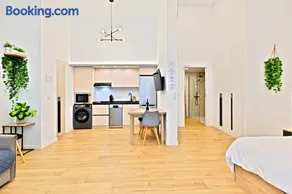 Pingüino - Entire Apt - Near Beach and Stadium by Río Turia Apartments - Image 3