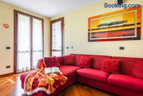 Jacuzzi Apartment in Italian Villa, Wi-Fi & Garden Modena - Reggio Emilia - Image 1