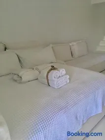 Luxury White Maisonette - Image 2