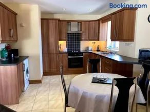 Charlies Lane Apartment - Image 2