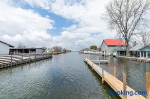 Bayside Cottage Rentals - Image 1