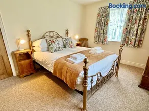 The Cottage - Image 4