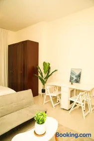 Beach Access Studio High-Speed WiFi Pool AlHamra - Image 4